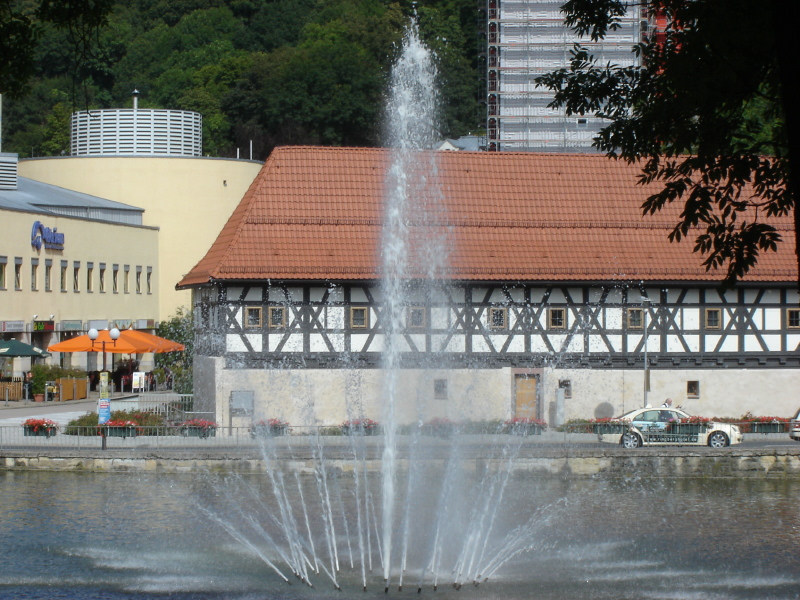 Herrenteich in Suhl mit Springbrunnen